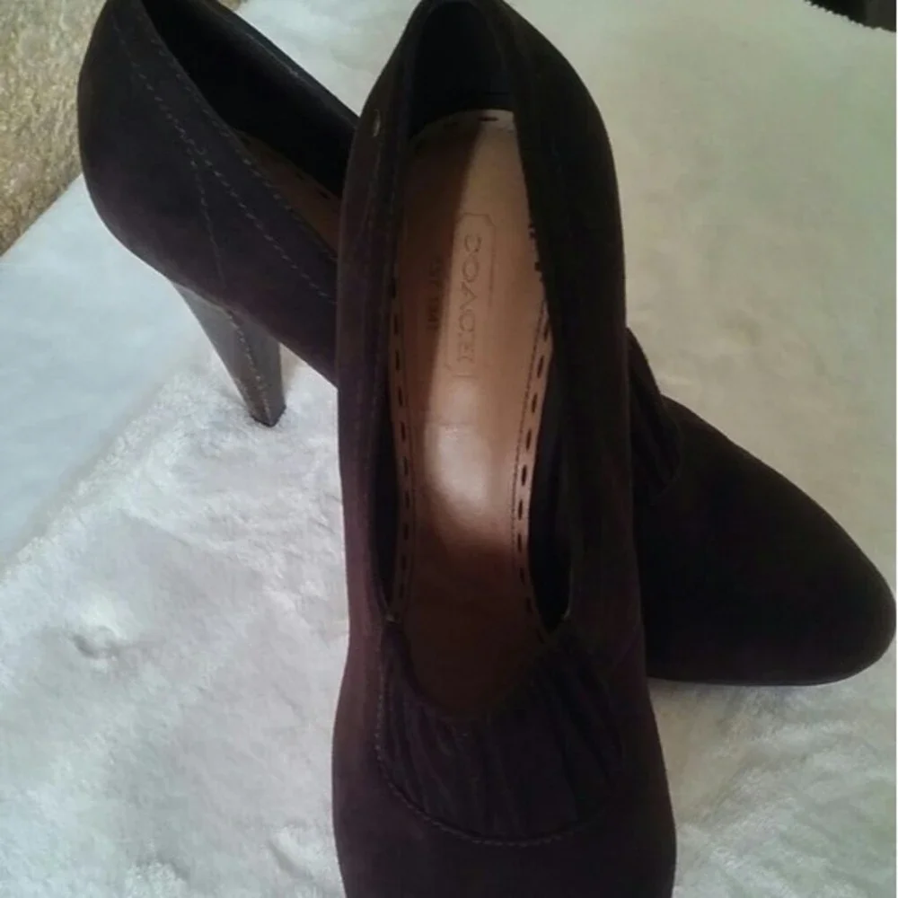 Coach Adra Suede Heeled Booties Sz 9.5 EUC